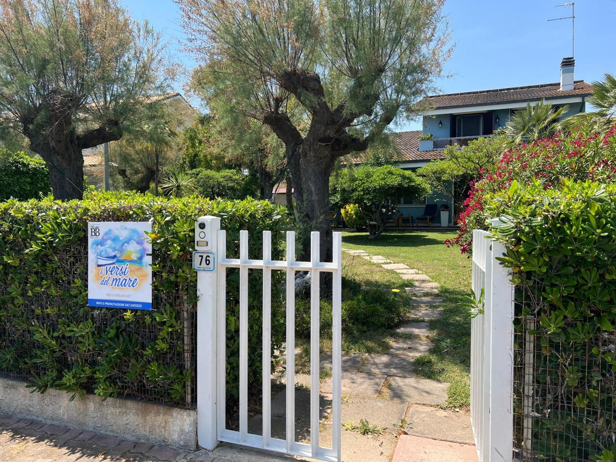 B&B I Versi Del Mare Roseto Degli Abruzzi Buitenkant foto