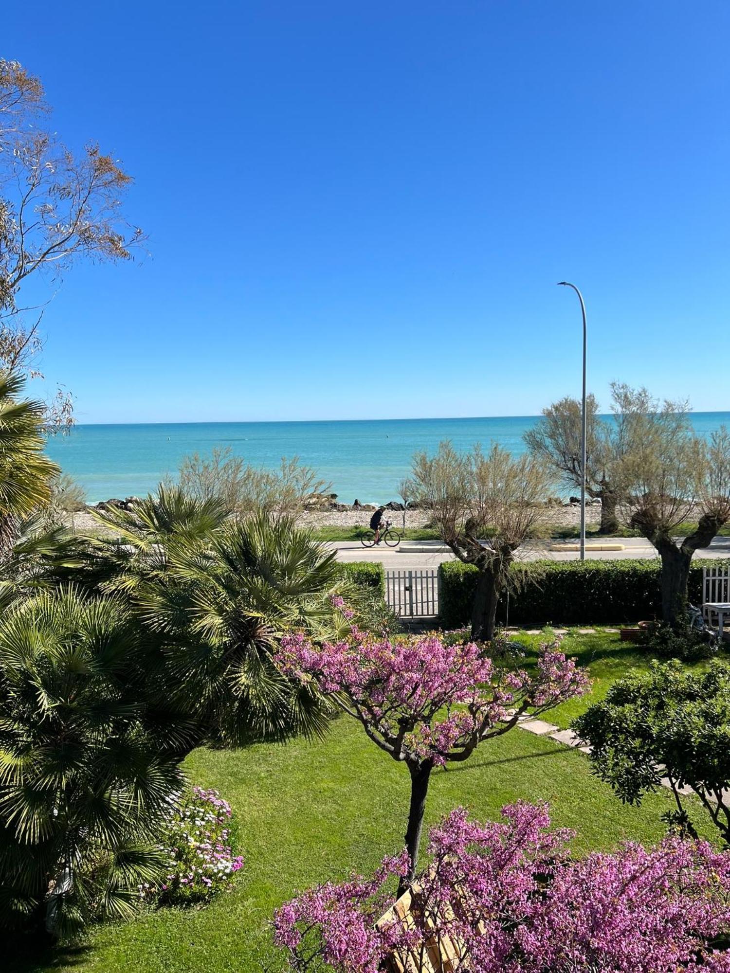 B&B I Versi Del Mare Roseto Degli Abruzzi Buitenkant foto